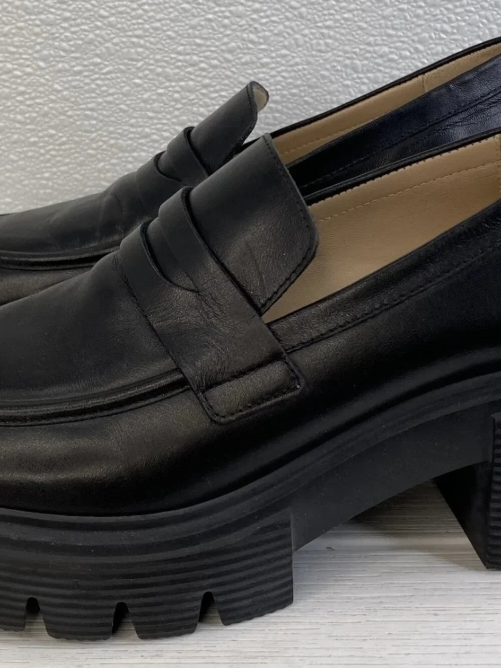 Stuart Weitzman Soho Loafer Women's Size 7.5 Black Leather Platform